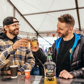 Large Jura Feis 2025 118