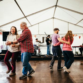 Large Jura Feis 2025 94